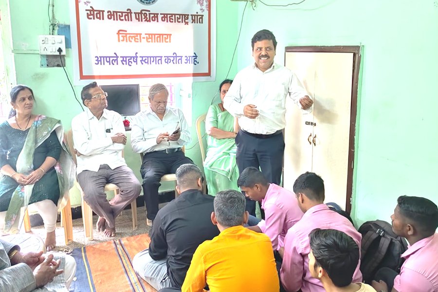 फलटणच्या वेदांत अकादमीत ‘सेवाभारती’ संगणक प्रयोगशाळेचा शुभारंभ; विद्यार्थ्यांसाठी ‘टॅली’ कोर्सची सुवर्णसंधी