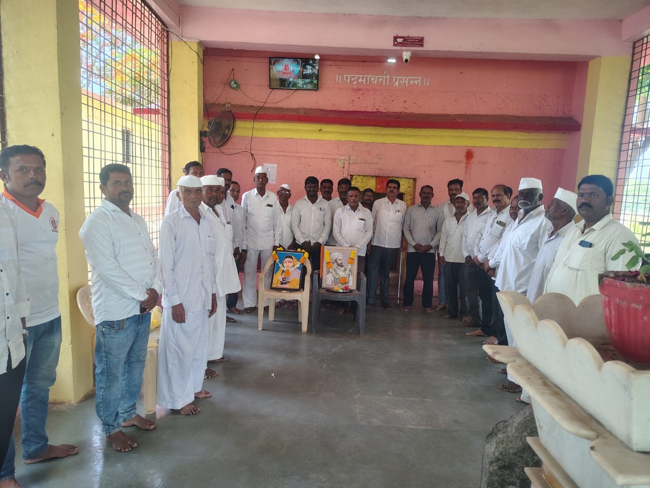 रक्तदान-आरोग्यसेवेचा लोकोत्सव! टाकळवाडेत सामाजिक बांधिलकीचा आदर्श; ४२ जणांचे रक्तदान, १६० नागरिकांची नेत्रतपासणी, ९३ एनसीएमसी कार्ड नोंदणी