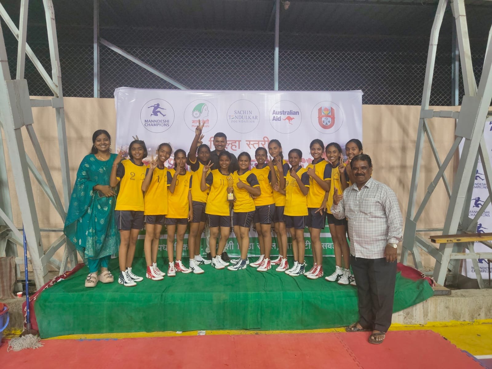 मठाचीवाडी विद्यालयाच्या मुलींची कबड्डीत जिल्ह्यात बाजी; विभागीय स्पर्धेसाठी दिमाखात प्रवेश